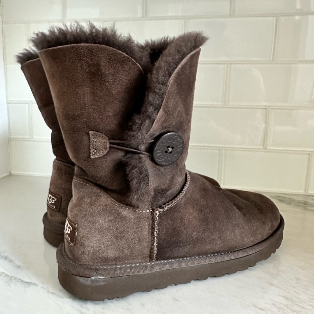 Ugg Single Button Bailey In Brown, Size 7 - image 6